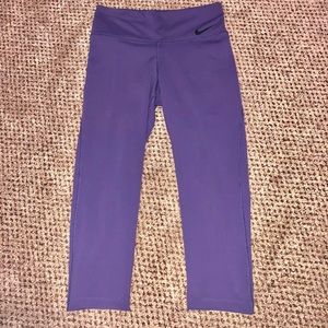 NWT Nike Dri-Fit Cropped Capri Leggings